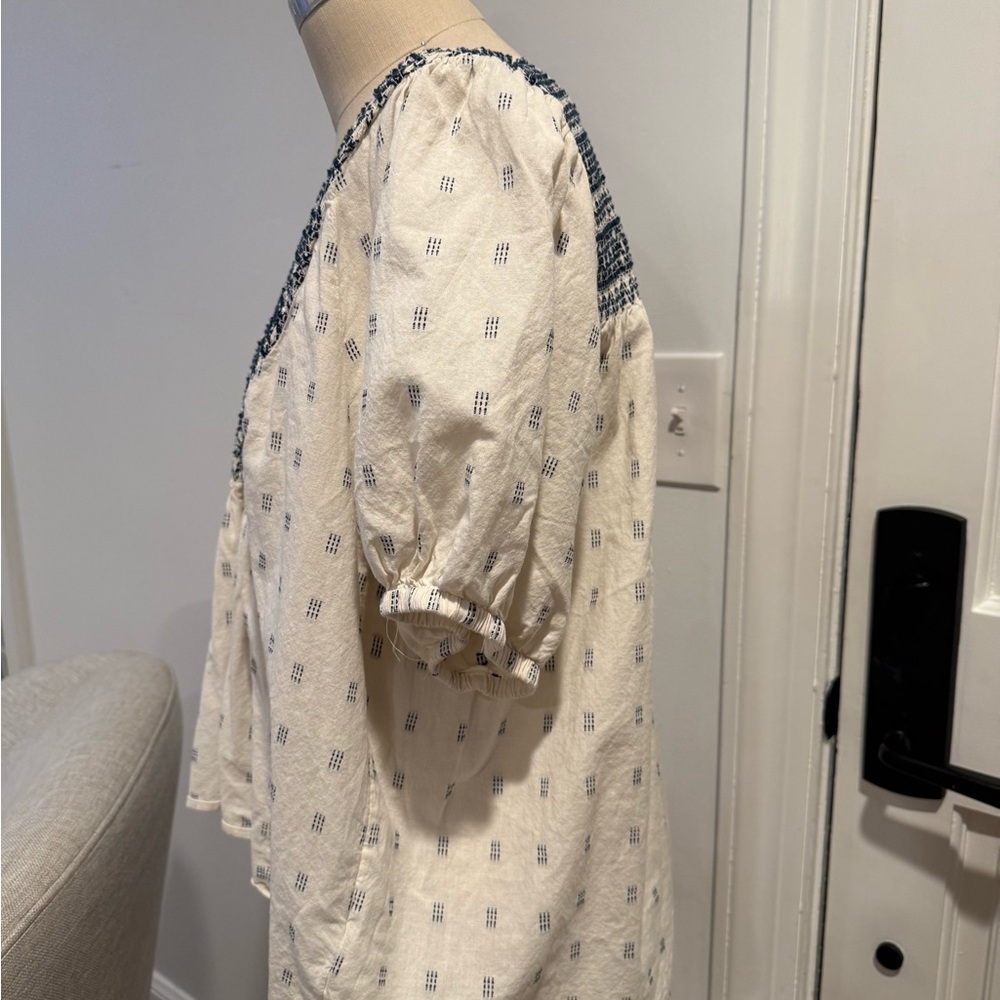 Madewell. Womens. 1x. 100% Cotton. Smocking. Cream & blue. Machine Wash. Cute. - Picture 2 of 4
